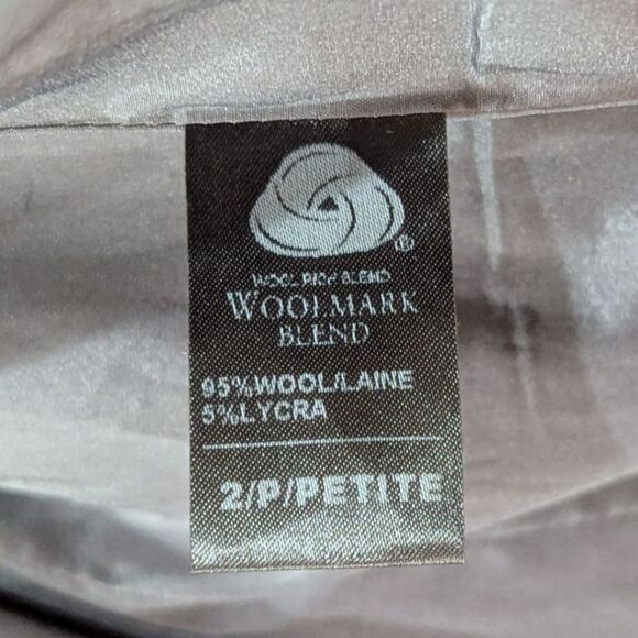 Elie Tahari Women's 2 Petite Single Button Wool Blazer in Grey with Black Trim - Picture 9 of 10